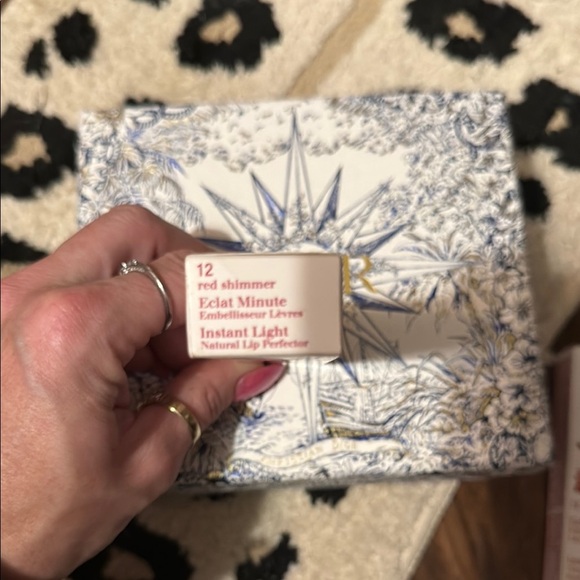 Clarins Instant Light Natural Lip Perfector - Red - Picture 3 of 3